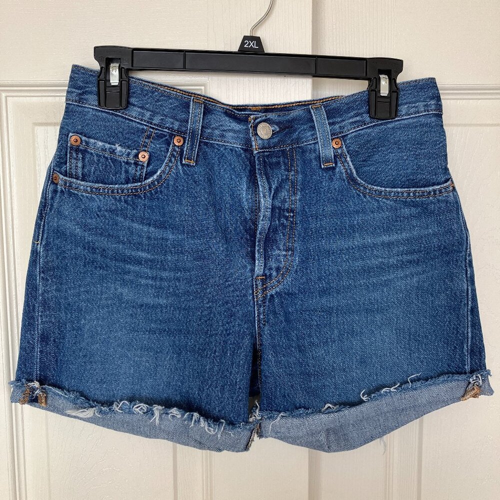 Levi's 501 women's shorts size 26 medium wash blue